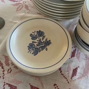 Pfaltzgraff Yorktowne 7" bread and butter plates Set of 5 Made in USA Vintage